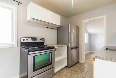 2 bedroom 1 bath - house for rent