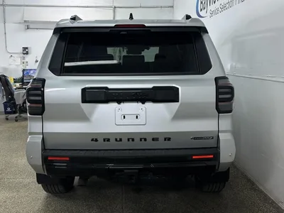 2025 Toyota 4Runner HYBRID/PLATINUM/PWR BOARDS/ROOF/NAV/LEATHER!