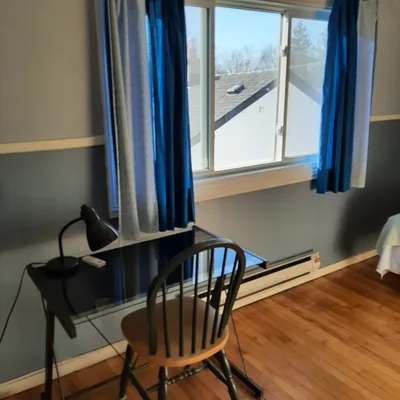 Comfortable large room to rent to single person October 15th