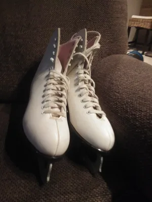 Ladies Lange Classic figure skates