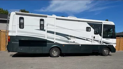 2005  Class A Holiday Rambler Admiral SE Motorhome
