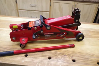 Motomaster 2.5-ton Hydraulic Trolley Jack