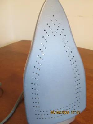 HAMILTON BEACH Durathon Steam Iron Model 19900