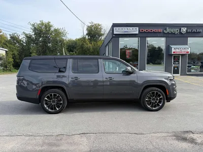 2025 Jeep Grand Wagoneer Series II Obsidian-Heavy Trailer Tow Gr