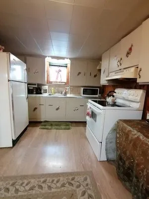 3 BEDROOMS WHOLE HOUSE FOR RENT IN SOUTH FRONTENAC
