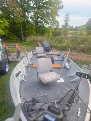 Lund 14' with 20hp engine and trailer