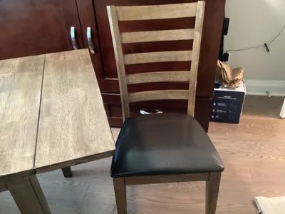 Beautiful Solid Wood Drop Leaf Table with 4 Chairs