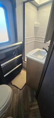Shadow Cruiser Travel Trailer --NOT A PARK MODEL--