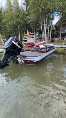 1999 Sprint 267 Bass boat