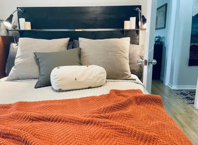 Free wood headboard with reading lights