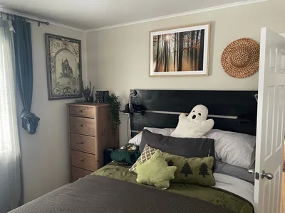 Free wood headboard with reading lights