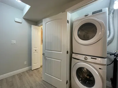 Bright 2 bed contemporary lower level unit- 2-1078 Rosanna Ave