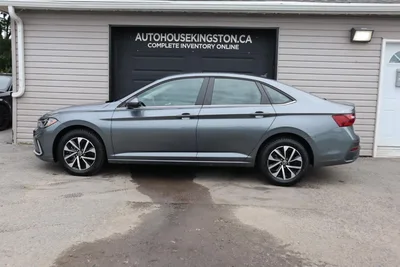 2025 Volkswagen Jetta Trendline ONLY 31,245 KM!