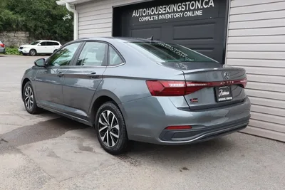 2025 Volkswagen Jetta Trendline ONLY 31,245 KM!