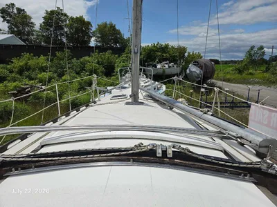 NEEDS TO GO - 1984 Catalina 30 - Tall Rig - Fin Keel