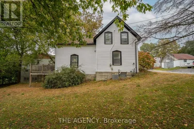 16 ELKS STREET Prince Edward County (Picton Ward), Ontario