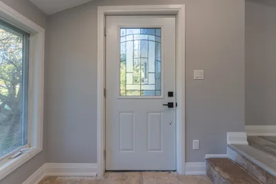 Spacious 3 Bed / 1 Bath Main Floor Unit | $2549/month - All Util