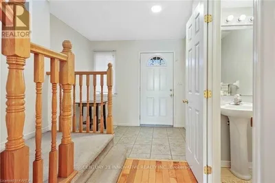 458 FREEMAN CRESCENT E Kingston (Kingston East (Incl Barret Crt)