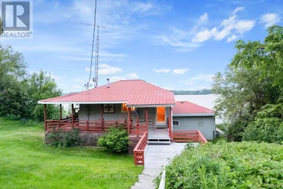 11278 LOYALIST PARKWAY Prince Edward County (Picton Ward), Ontar