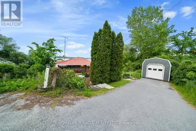 11278 LOYALIST PARKWAY Prince Edward County (Picton Ward), Ontar