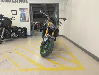 2025 Kawasaki Z900 SE