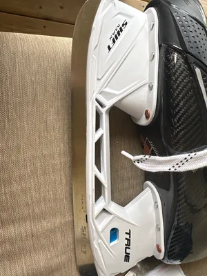 TRUE Hzrdus 9x Hockey Skates