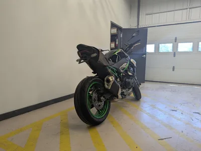 2025 Kawasaki Z900 SE