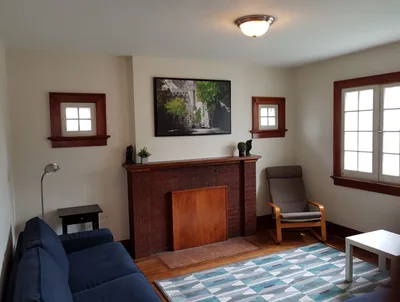 Beautiful private room with separate entrance - mature grad