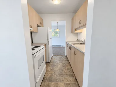 333 Sidney - Middle Floor, 2 Bedroom Corner-Unit!