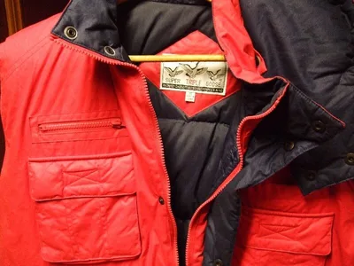MENS AND WOMEN VESTS.