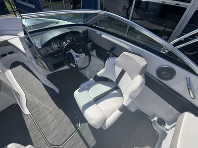 2018 Four Winns H180