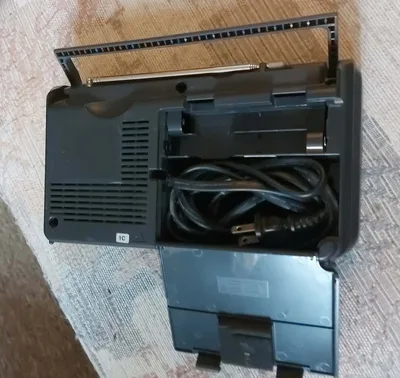 Sony 2 Band Radio Weather Band. Uses 4 AA Batteries/AC. Used 1 T