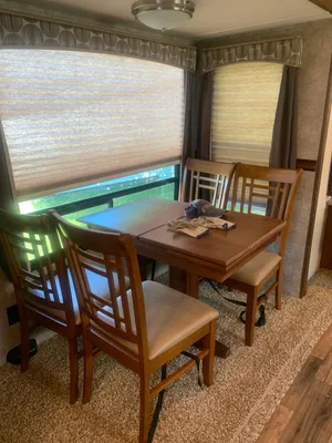 Fifth wheel RV