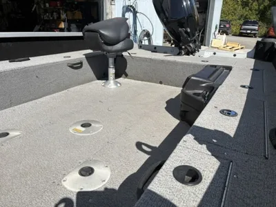 2022 Alumacraft Competitor 185 Tiller