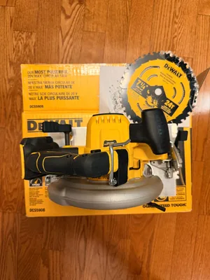 Dewalt 20V Max XR Brushless cordless 7-1/4”  Circular Saw