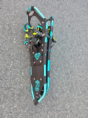 Woman's snowshoe