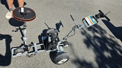 Electric Golf cart caddy with seat and remote