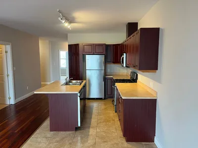 Beautiful 2 Bedroom 2 bath Apt Available Gananoque Dec 1