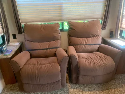 Fifth wheel RV