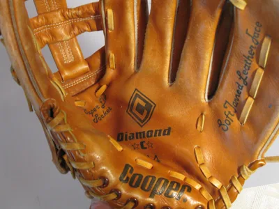 COOPER BASEBALL GLOVE
