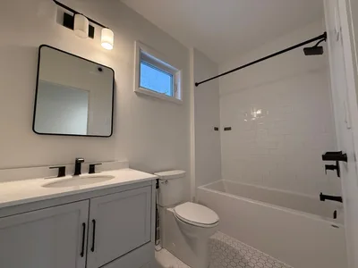 INCLSUIVE: Gorgeous 2 bed, 2 bath apartment - B-632 Division