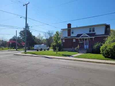 Beautiful private room with separate entrance - mature grad