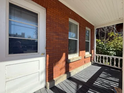 6 bedroom, 2 bathroom across Queen's ARC- 315 Earl St
