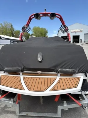 2016 Nautique 200