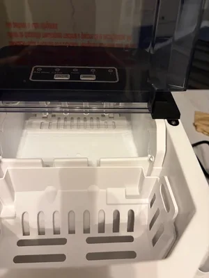 Frigidaire Ice Maker