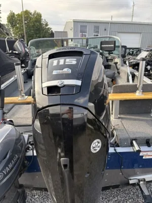 2017 Lund Impact 1875 Sport