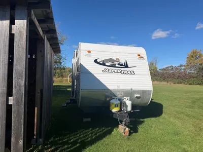 2010 Jasper Trail stampede 29’ by discover Canada