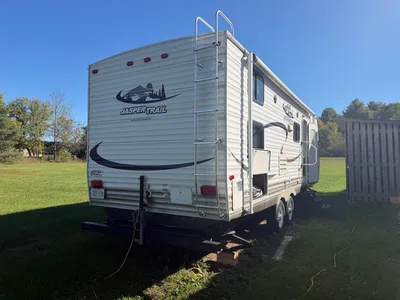 2010 Jasper Trail stampede 29’ by discover Canada