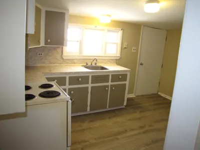 Quiet Upper 1BR Apartment w/ Parking Spot