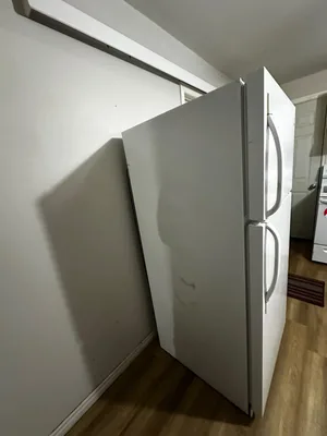 Frigidaire Top - Freezer Refrigerator